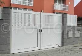 Puertas automáticas batientes